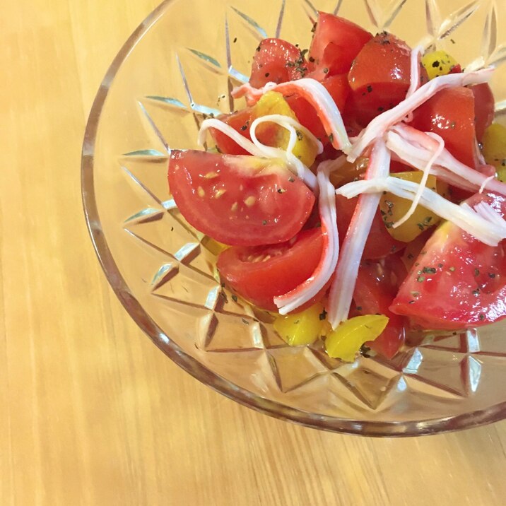 完熟トマトとカニカマの簡単カラフルサラダ